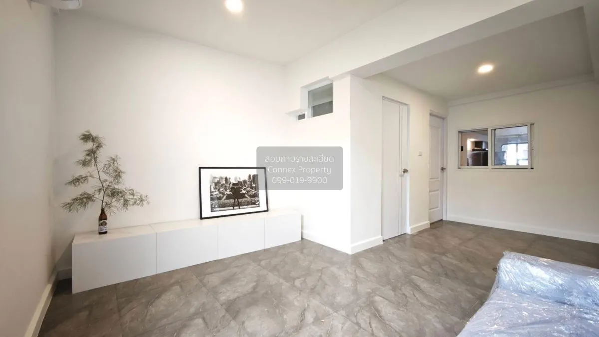 For Rent Townhome, Chokchai 4, Soi 55 , newly renovated , Lat Phr