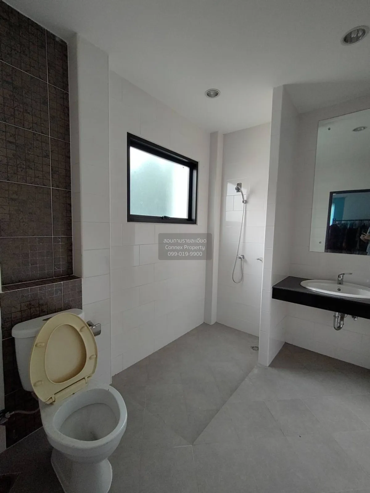 For Sale House , Greenville Beach BangSaen , Saen Suk , Mueang Ch