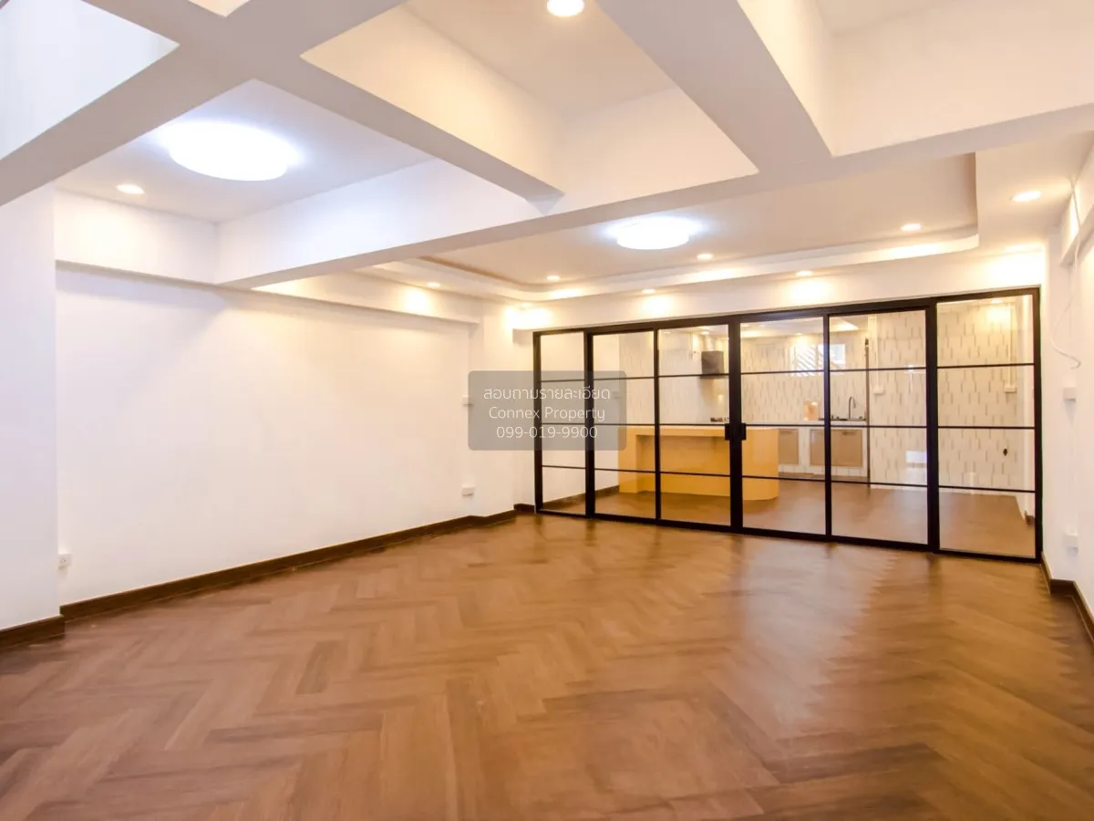 ขายทาวน์โฮม 3 ชั้น เลียบด่วนรามอินทรา ประดิษฐ์มนูธรรม 10 รีโนเวทใ