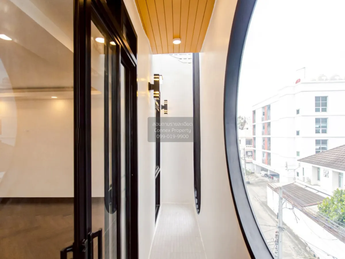 ขายทาวน์โฮม 3 ชั้น เลียบด่วนรามอินทรา ประดิษฐ์มนูธรรม 10 รีโนเวทใ