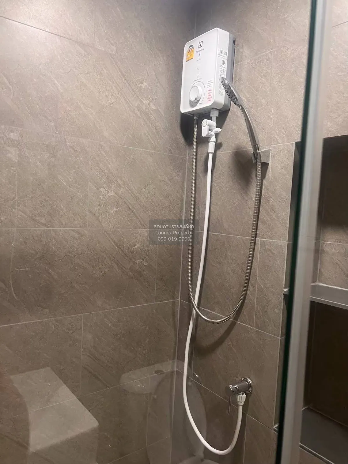 เช่าคอนโด  เดอะ ลิฟวิ่น เพชรเกษม MRT-ภาษีเจริญ บางหว้า เขต ภาษีเจ