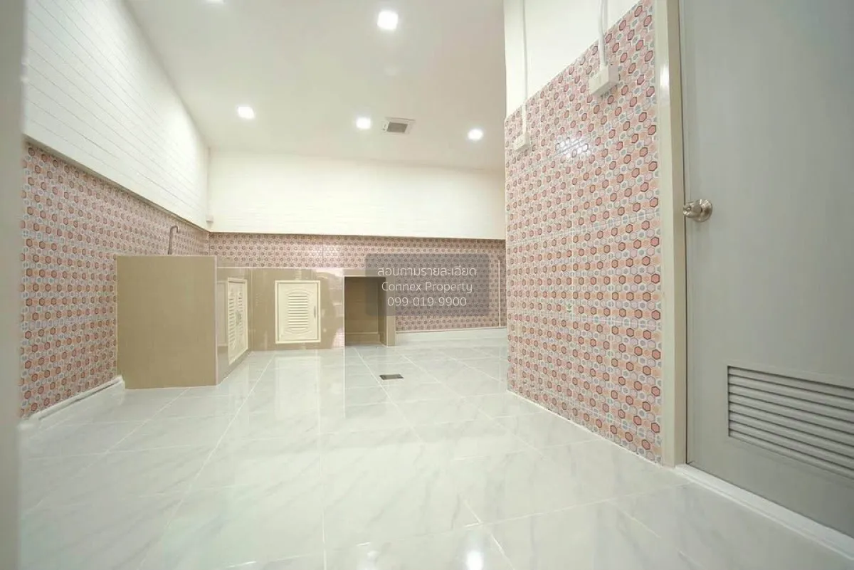 For Sale Townhouse/Townhome  , Baan Dan Thong Village , Bang Pho 