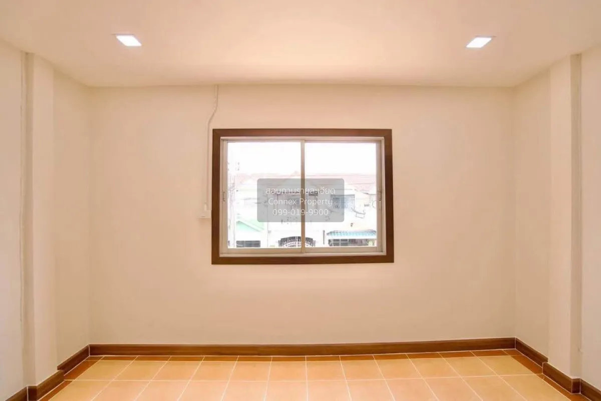 For Sale Townhouse/Townhome  , Baan Dan Thong Village , Bang Pho 