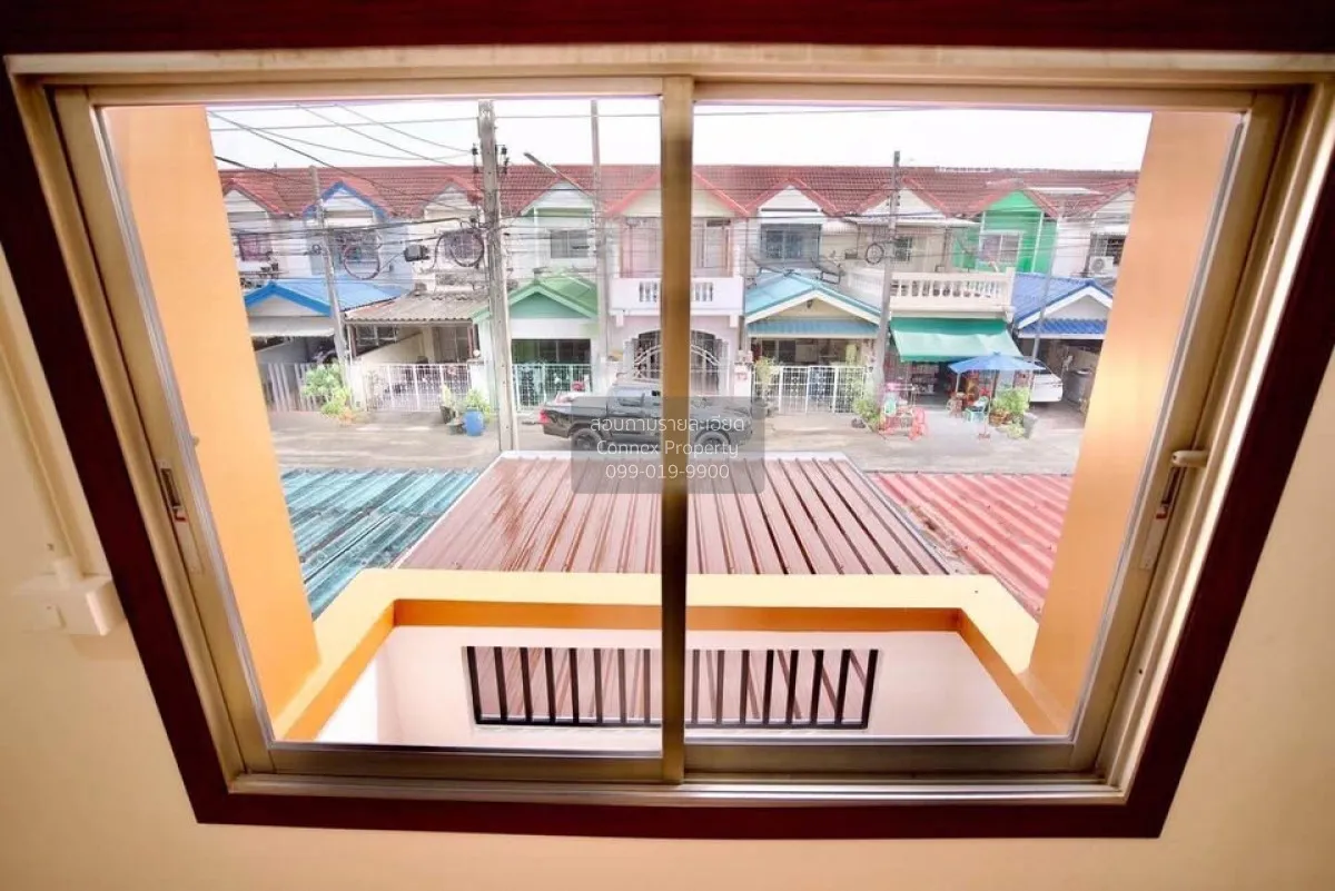 For Sale Townhouse/Townhome  , Baan Dan Thong Village , Bang Pho 