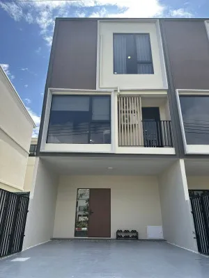 For Sale Townhouse/Townhome  , Altitude Kraf Bangna , Bang Kaeo , Bang Phli , Samut Prakarn , CX-142084