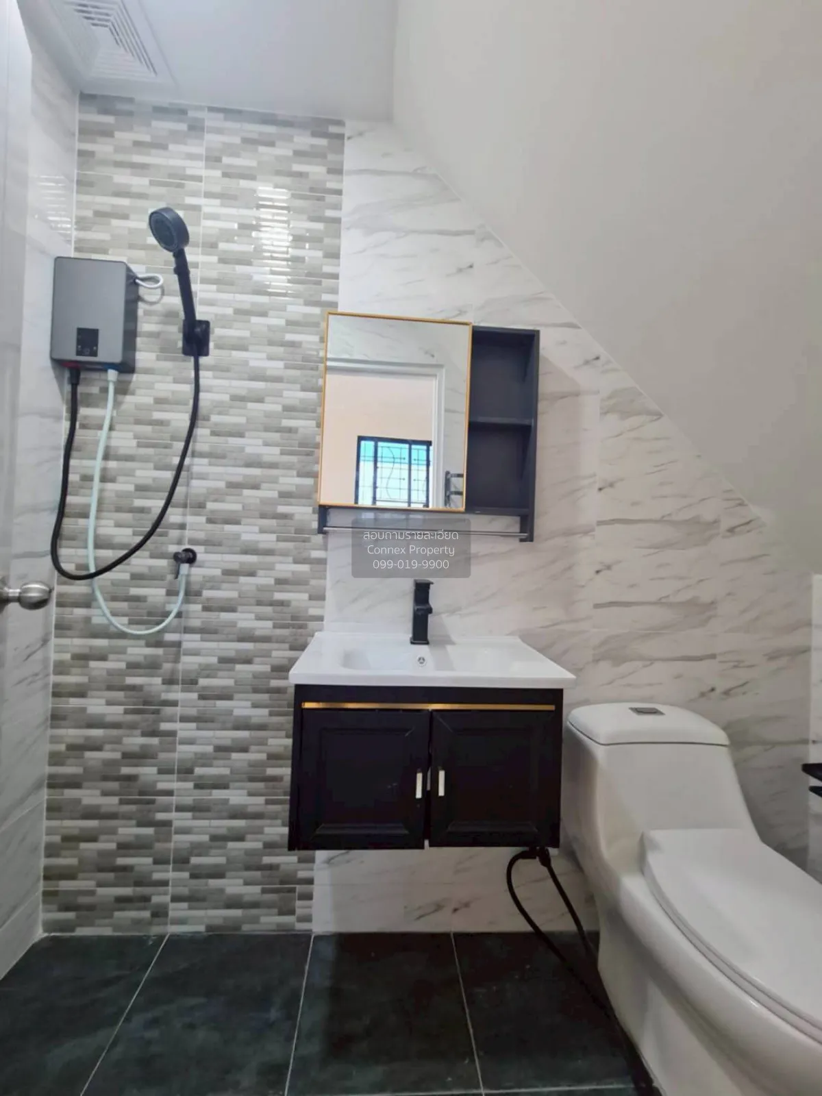 For Sale Townhouse/Townhome  , Thanajit Bangkruai , corner unit ,