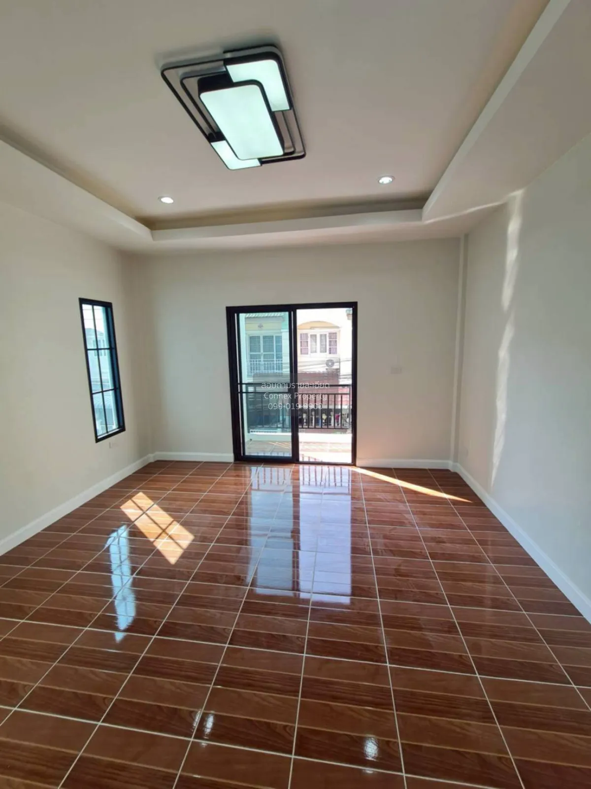 For Sale Townhouse/Townhome  , Thanajit Bangkruai , corner unit ,