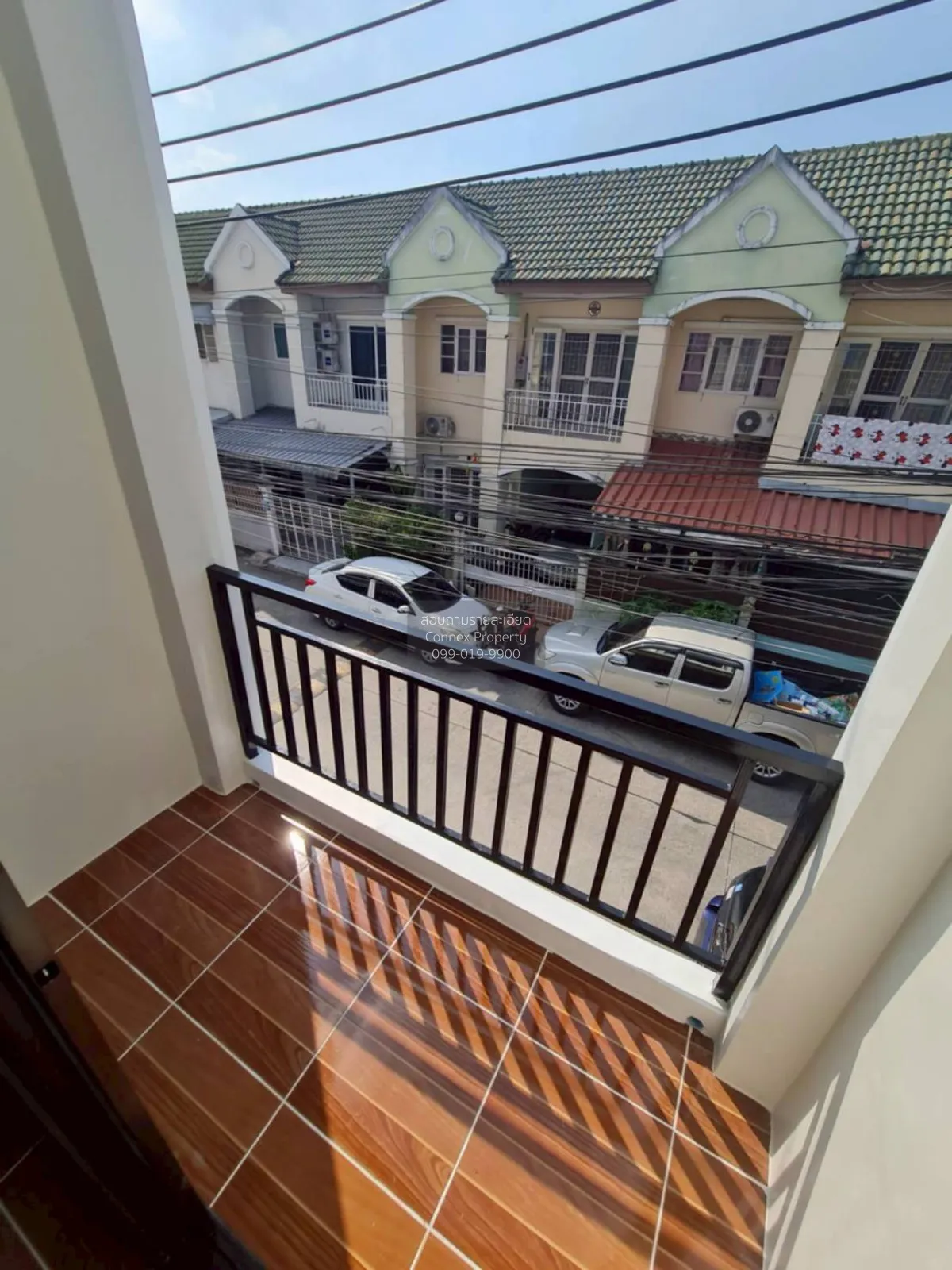 For Sale Townhouse/Townhome  , Thanajit Bangkruai , corner unit ,