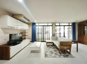 เช่าคอนโด  บ้านจันทร์ คอนโด ห้องมุม หน้ากว้าง BTS-ทองหล่อ คลองตันเหนือ เขต วัฒนา กรุงเทพ CX-142361