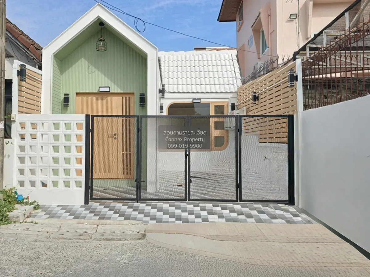 ขายทาวน์เฮ้าส์ ซอยนวลจันทร์ 36 แยก 4 บ้านรีโนเวทใหม่ หลังริม ใกล้ 1