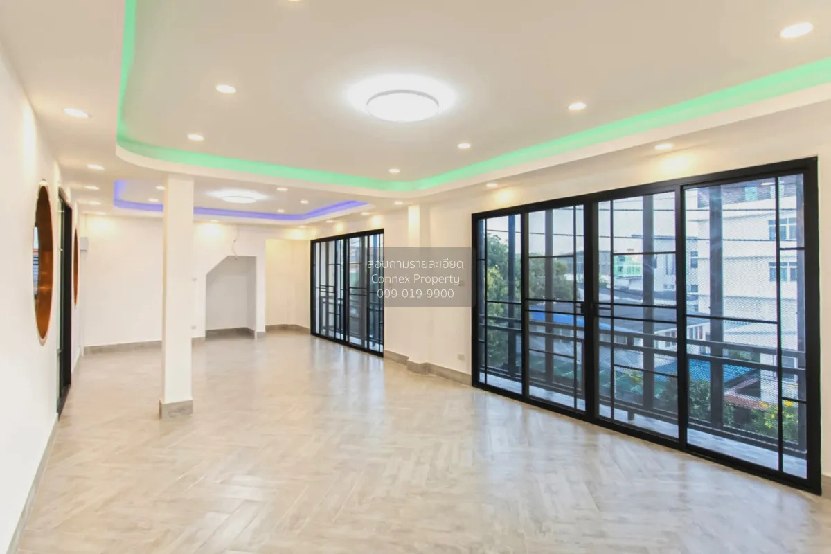 For Sale Office, Soi 20 Mithuna Huai Khwang , nice view , wide fr 4