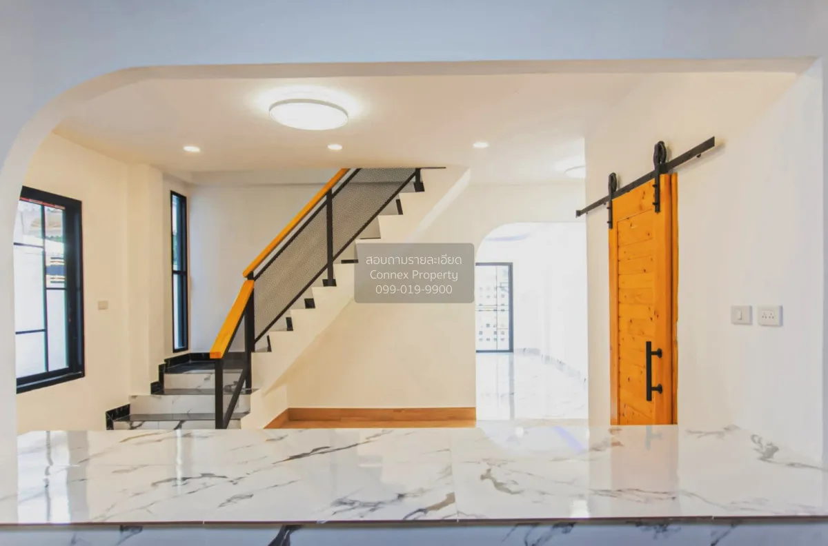 For Sale Office, Soi 20 Mithuna Huai Khwang , nice view , wide fr