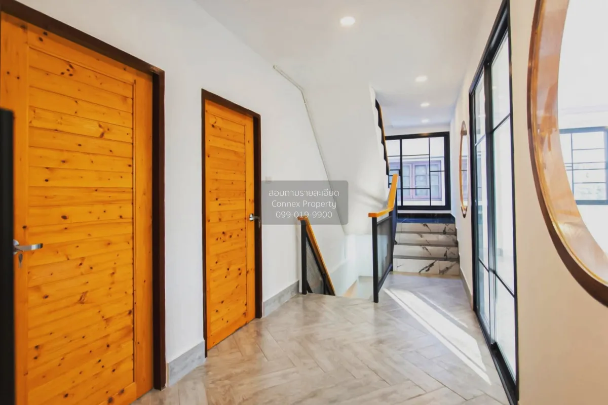 For Sale Office, Soi 20 Mithuna Huai Khwang , nice view , wide fr