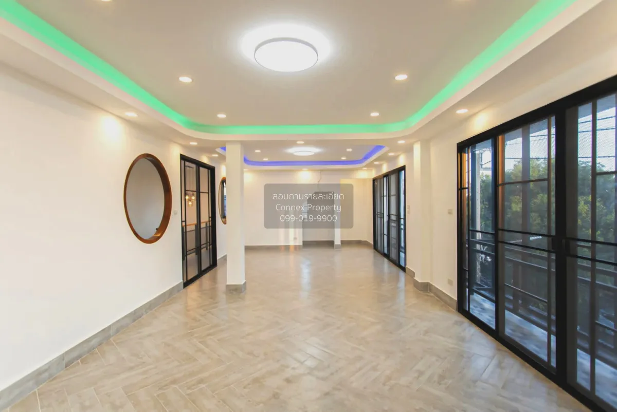 For Sale Office, Soi 20 Mithuna Huai Khwang , nice view , wide fr