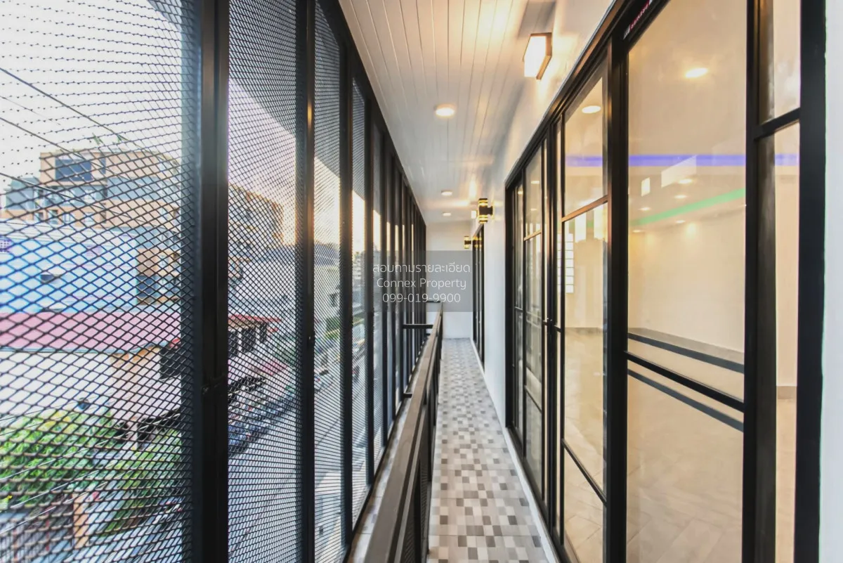 For Sale Office, Soi 20 Mithuna Huai Khwang , nice view , wide fr