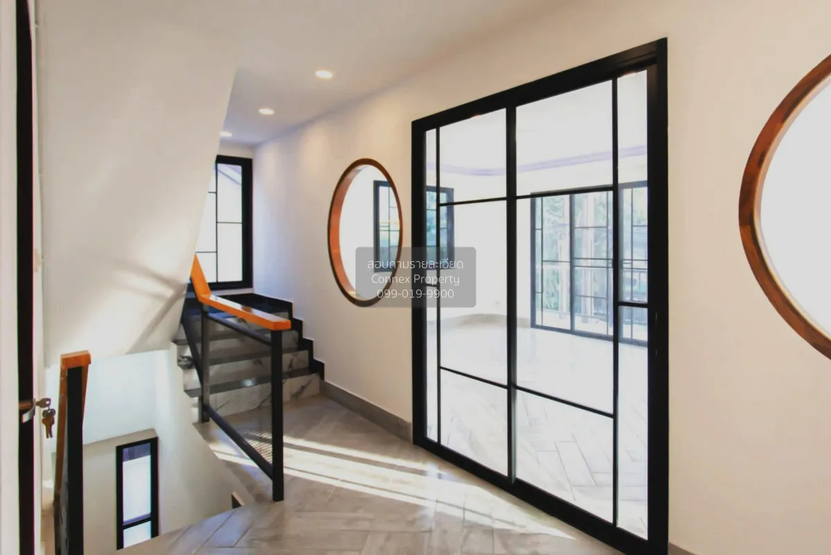 For Sale Office, Soi 20 Mithuna Huai Khwang , nice view , wide fr