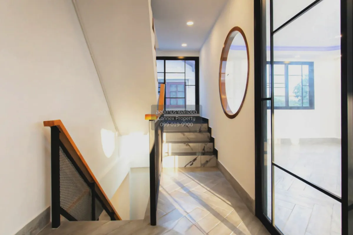 For Sale Office, Soi 20 Mithuna Huai Khwang , nice view , wide fr