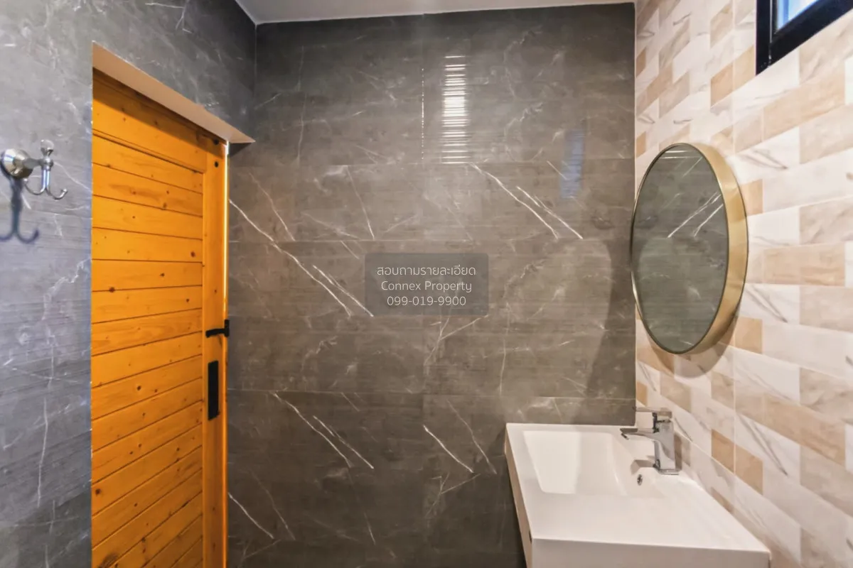 For Sale Office, Soi 20 Mithuna Huai Khwang , nice view , wide fr