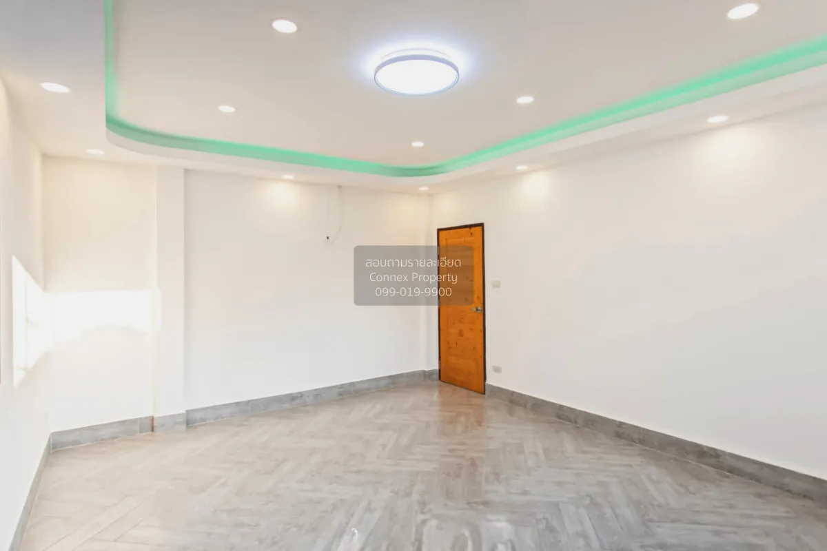 For Sale Office, Soi 20 Mithuna Huai Khwang , nice view , wide fr