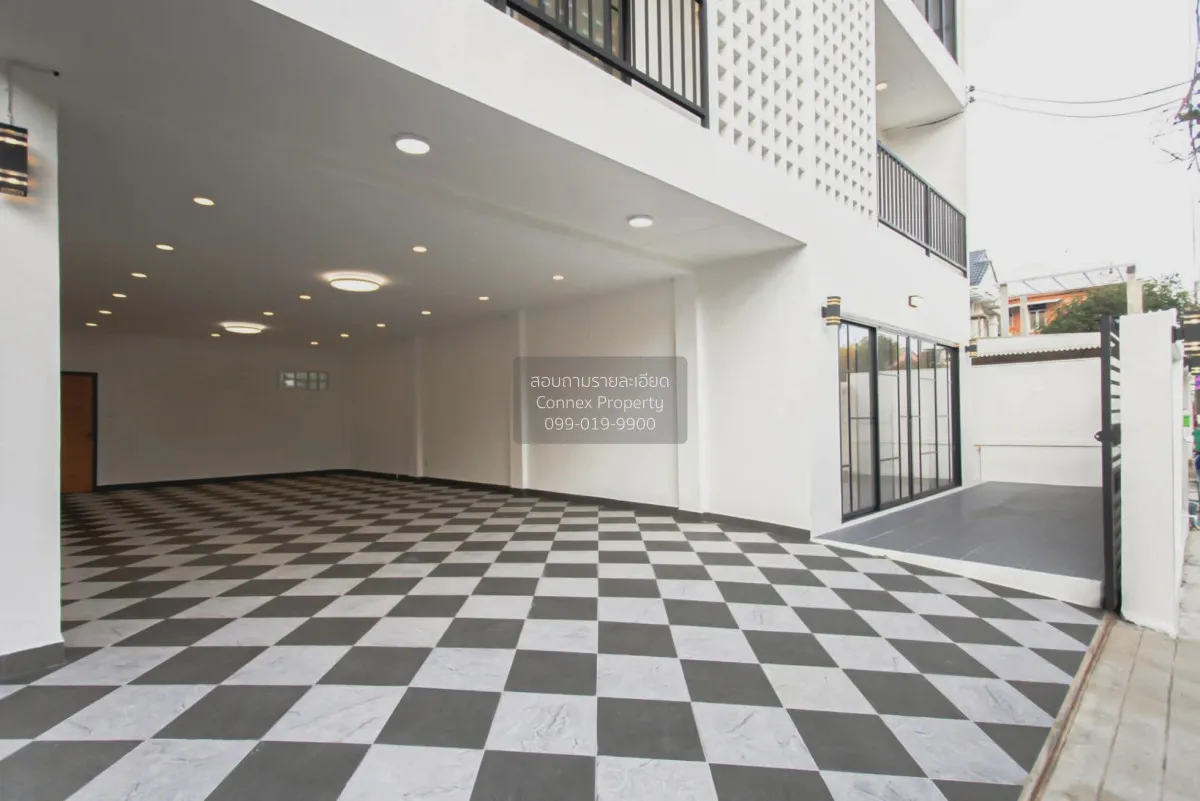 For Sale Office, Soi 20 Mithuna Huai Khwang , nice view , wide fr