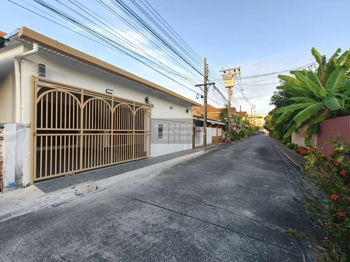 บ้านแฝด บ้านรีโนเวท นวมินทร์ 109 แยก 3 ชั้นเดียว เลียบด่วนรามอินท 1