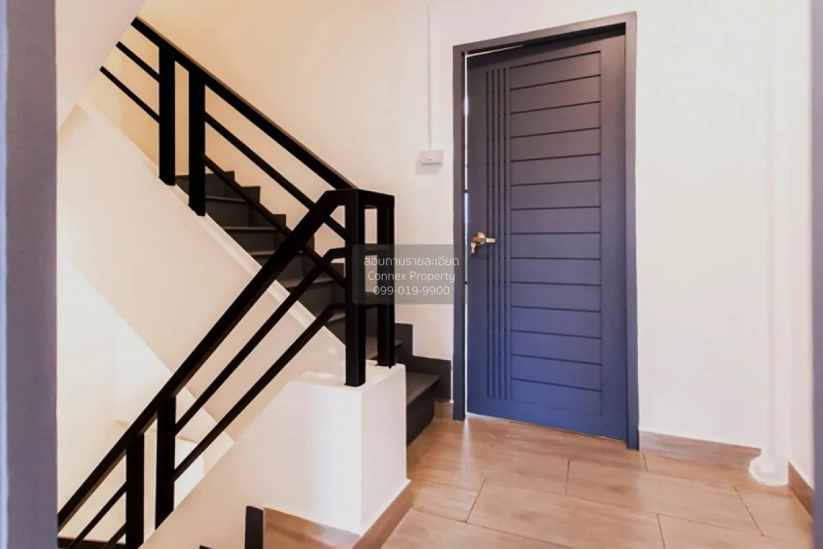 ทาวน์โฮม ซอยเสรีไทย 17 รีโนเวทใหม่ 3 ชั้น เนื้อที่ 27 ตร.วา 4 นอน