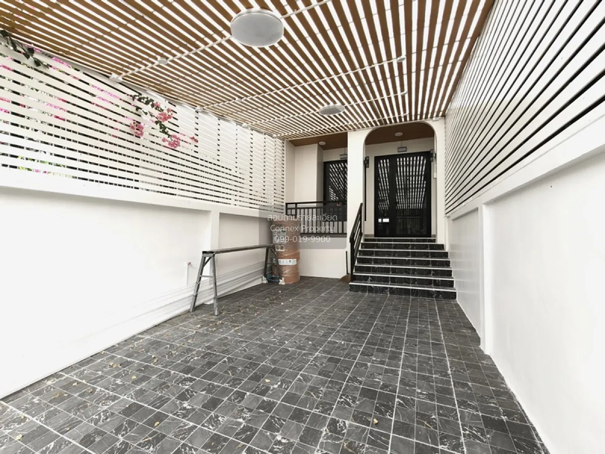 ทาวน์โฮม ซอยเสรีไทย 17 รีโนเวทใหม่ 3 ชั้น เนื้อที่ 27 ตร.วา 4 นอน