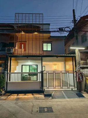 For Sale Townhouse/Townhome  , Baan Chantarin , wide frontage , newly renovated , Bang Rak Noi , Mueang Nonthaburi , Nonthaburi , CX-142514