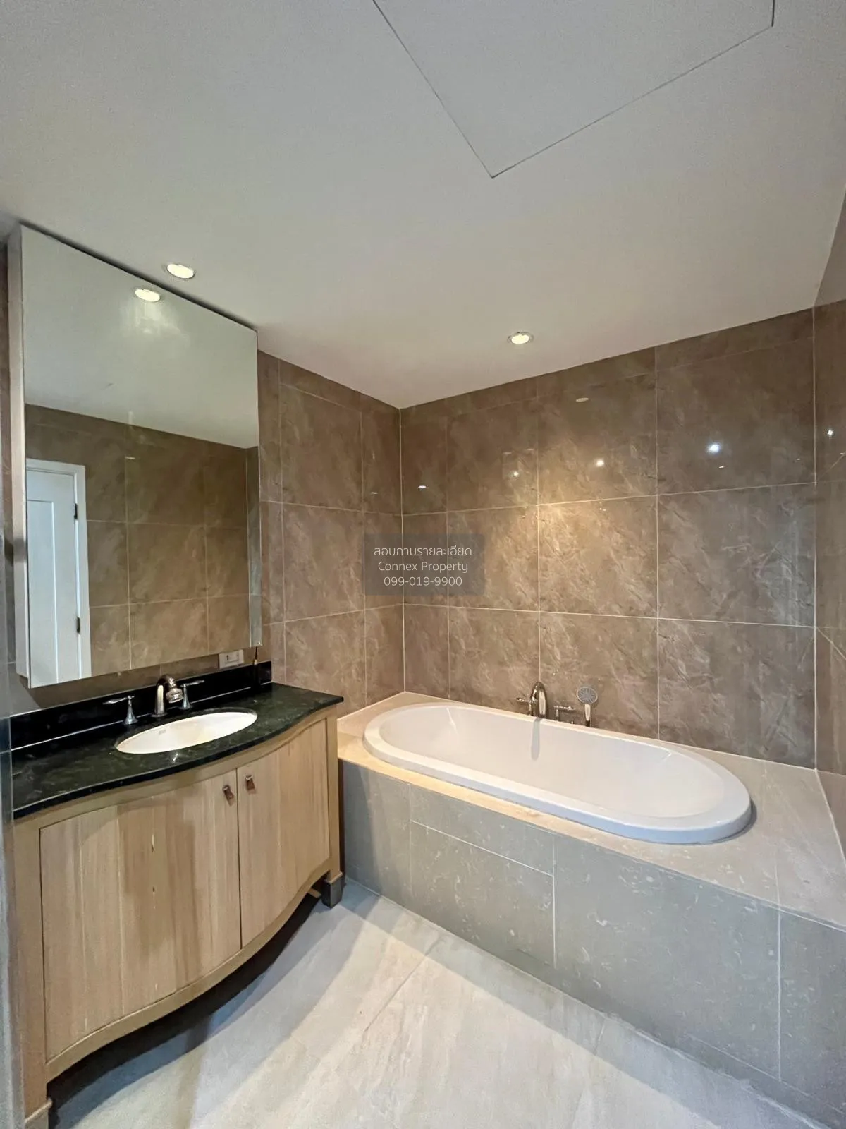 For Rent Condo , The Empire Place , BTS-Chong Nonsi , Yannawa , S