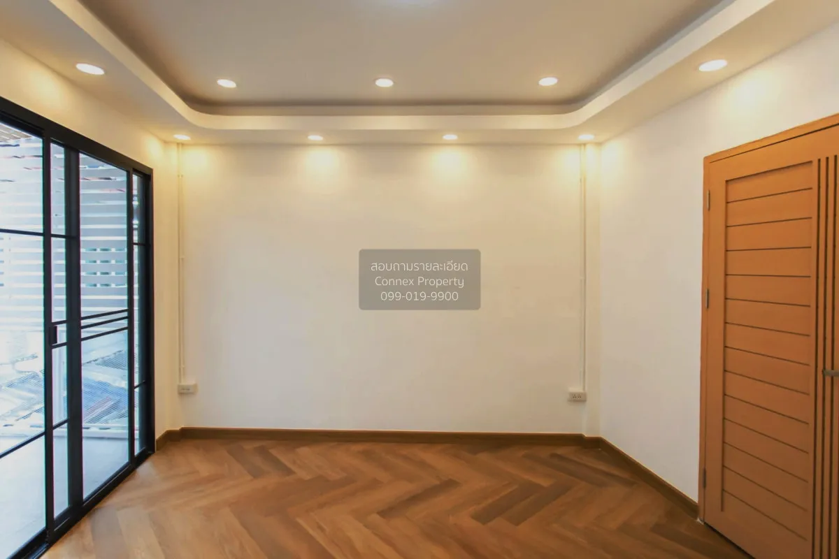 ขายทาวน์เฮ้าส์/ทาวน์โฮม  ประชากรไทย ลาดพร้าว 93 รีโนเวทใหม่ วังทอ