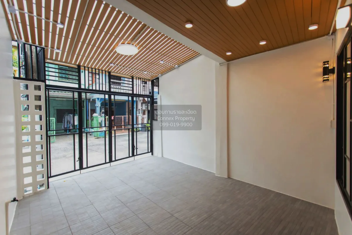 ขายทาวน์เฮ้าส์/ทาวน์โฮม  ประชากรไทย ลาดพร้าว 93 รีโนเวทใหม่ วังทอ