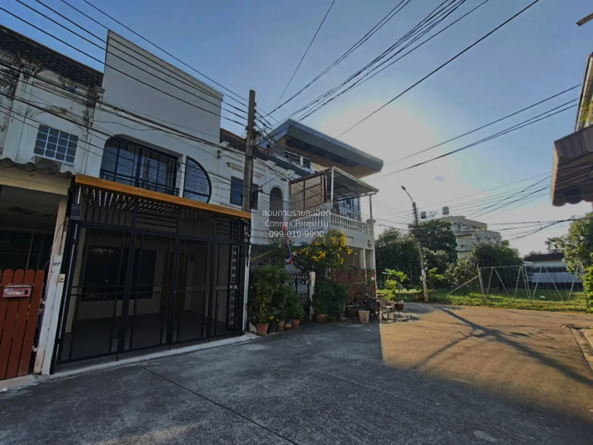 ขายทาวน์เฮ้าส์/ทาวน์โฮม  ประชากรไทย ลาดพร้าว 93 รีโนเวทใหม่ วังทอ