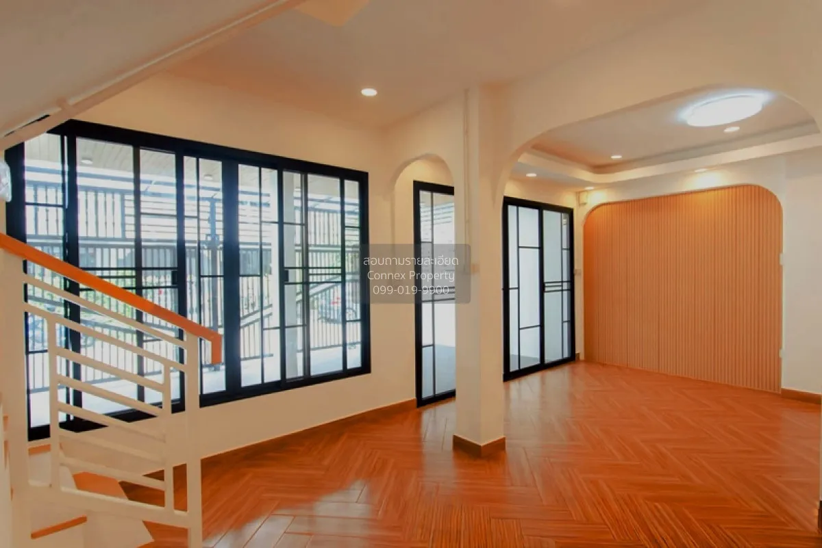 ขายทาวน์เฮ้าส์/ทาวน์โฮม  ประชากรไทย ลาดพร้าว 93 หน้ากว้าง รีโนเวท