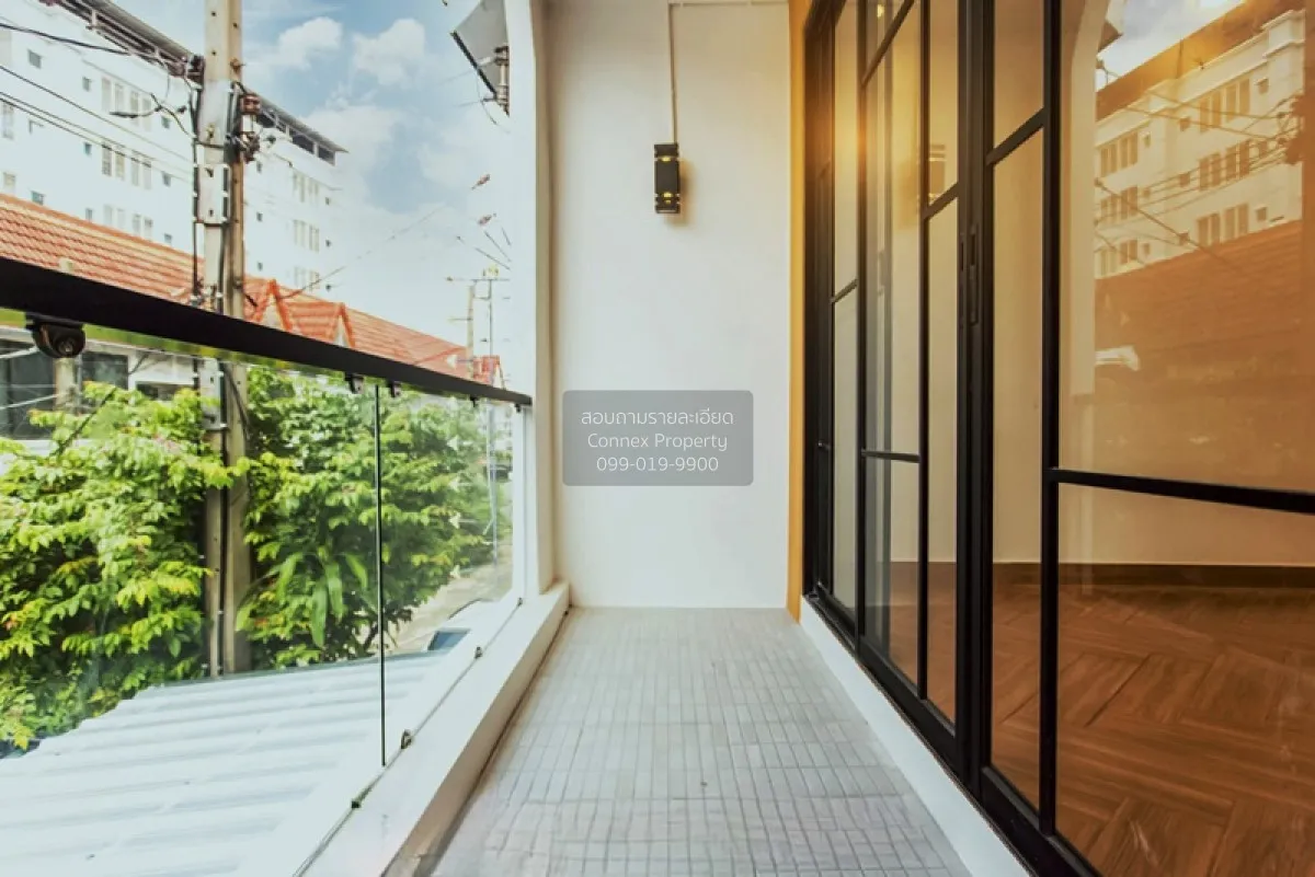 ขายทาวน์เฮ้าส์/ทาวน์โฮม  ประชากรไทย ลาดพร้าว 93 หน้ากว้าง รีโนเวท