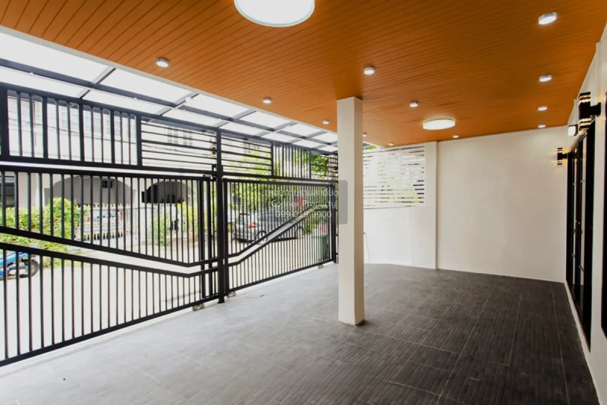 ขายทาวน์เฮ้าส์/ทาวน์โฮม  ประชากรไทย ลาดพร้าว 93 หน้ากว้าง รีโนเวท