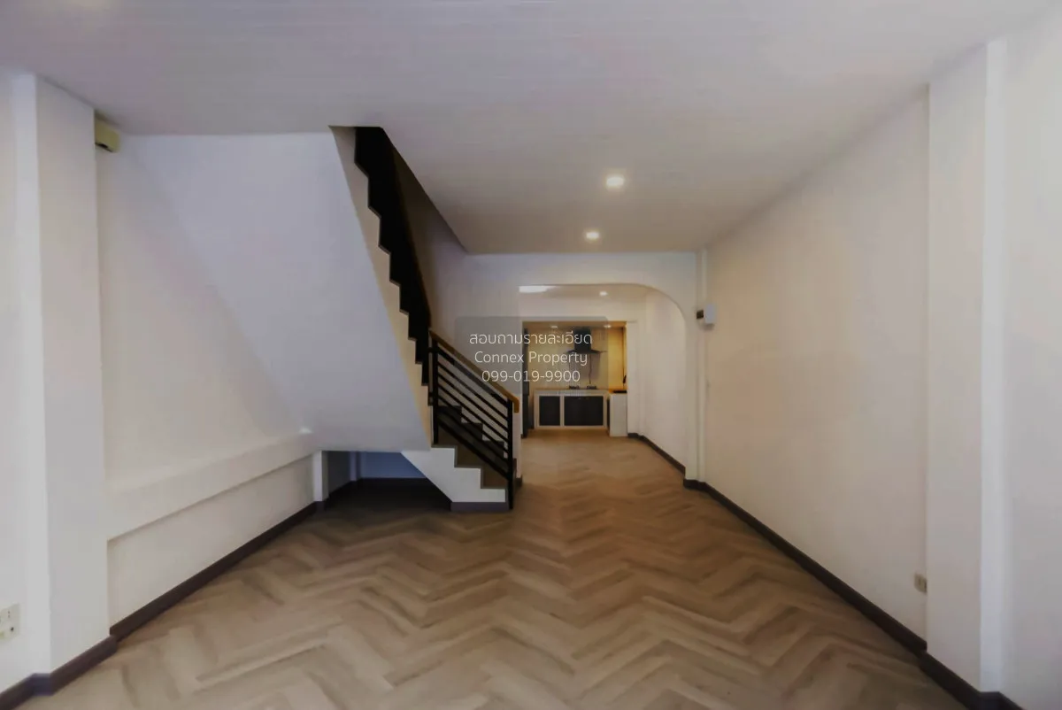 ขายทาวน์โฮม ลาดพร้าว 94  รีโนเวทใหม่ พลับพลา เขต วังทองหลาง กรุงเ 3