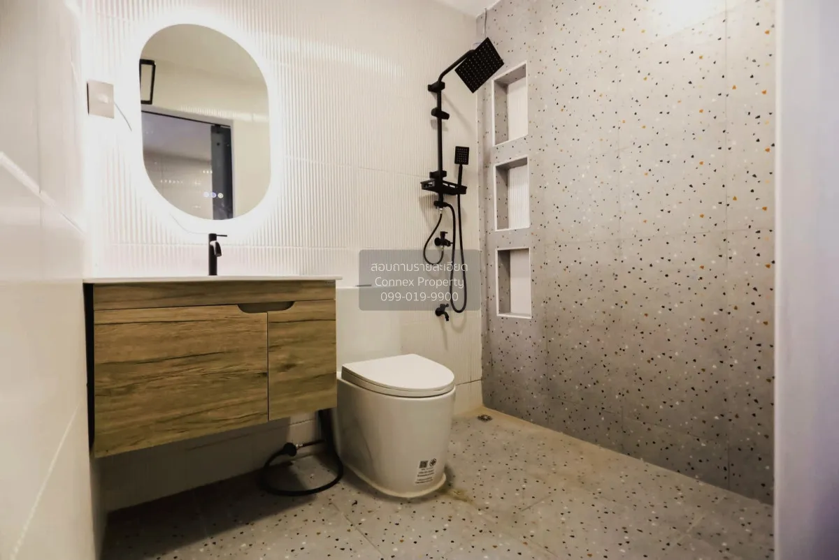 ขายทาวน์โฮม ลาดพร้าว 94  รีโนเวทใหม่ พลับพลา เขต วังทองหลาง กรุงเ