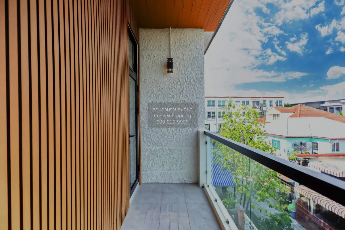 ขายทาวน์โฮม ลาดพร้าว 94  รีโนเวทใหม่ พลับพลา เขต วังทองหลาง กรุงเ