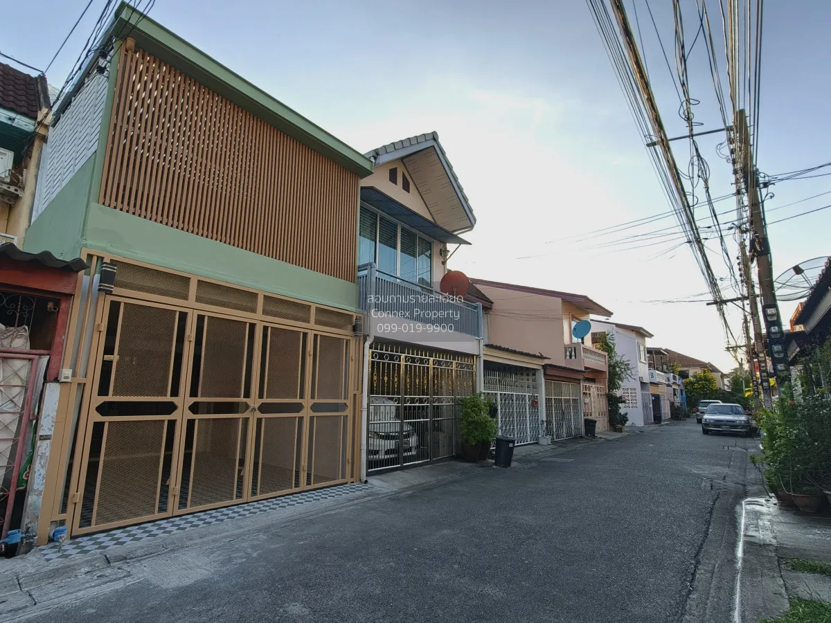 For Sale Townhouse, Ladprao 63 , newly renovated , Wang Thong Lan 1
