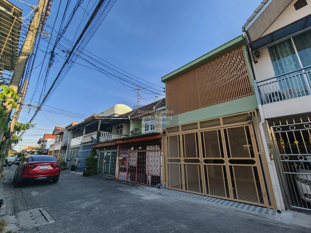 For Sale Townhouse, Ladprao 63 , newly renovated , Wang Thong Lan