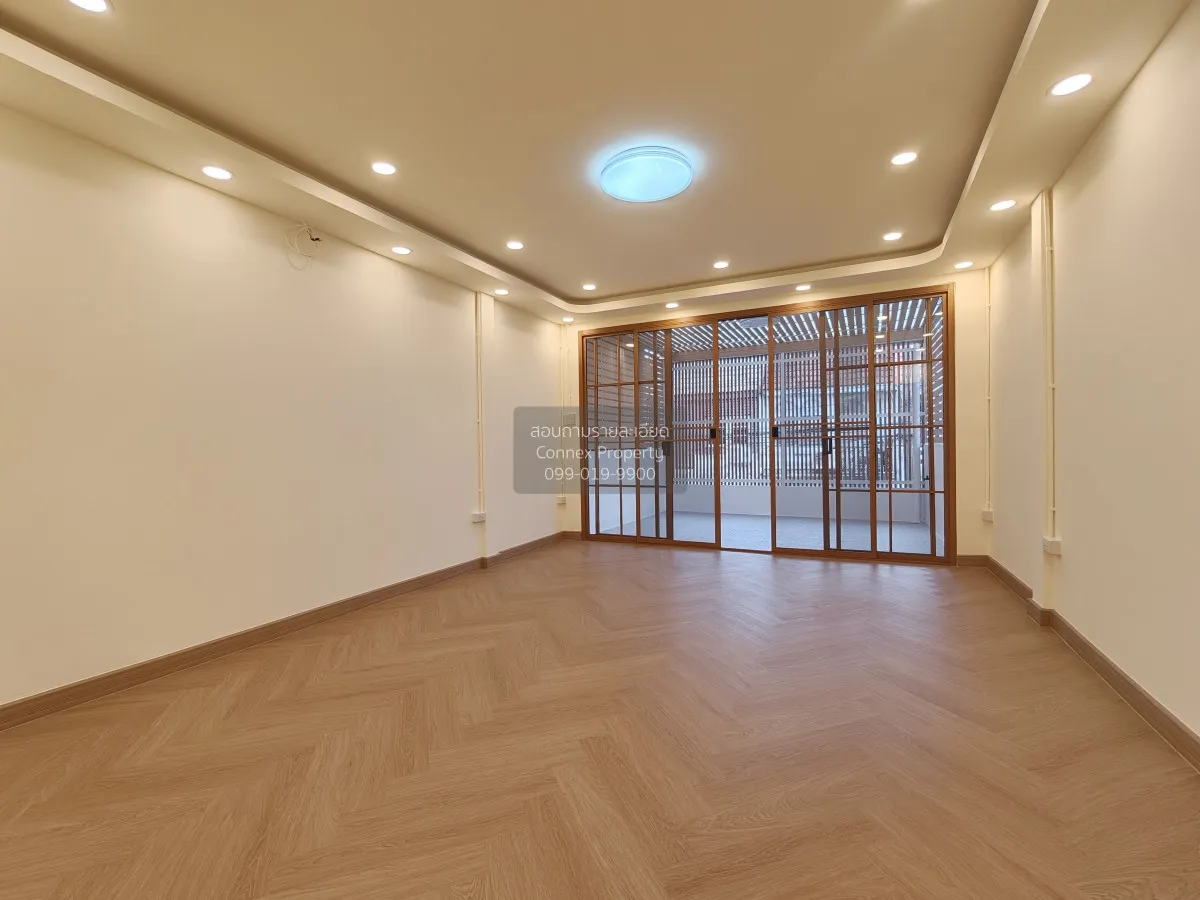 For Sale Townhouse, Ladprao 63 , newly renovated , Wang Thong Lan