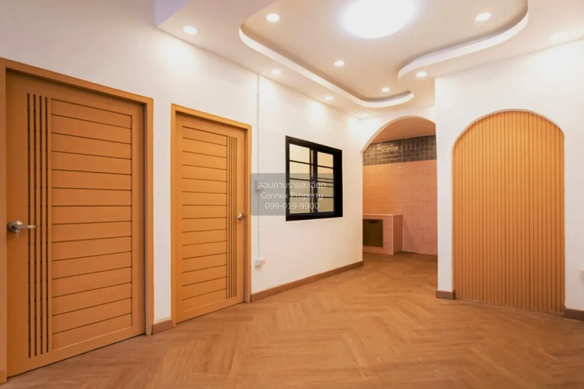 For Sale Townhouse/Townhome  , Tho Rung Soi Nawamin 111 , wide fr 3