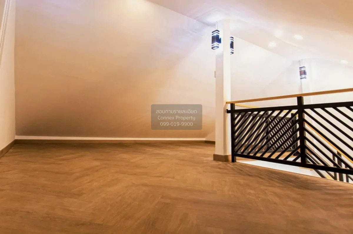 For Sale Townhouse/Townhome  , Tho Rung Soi Nawamin 111 , wide fr