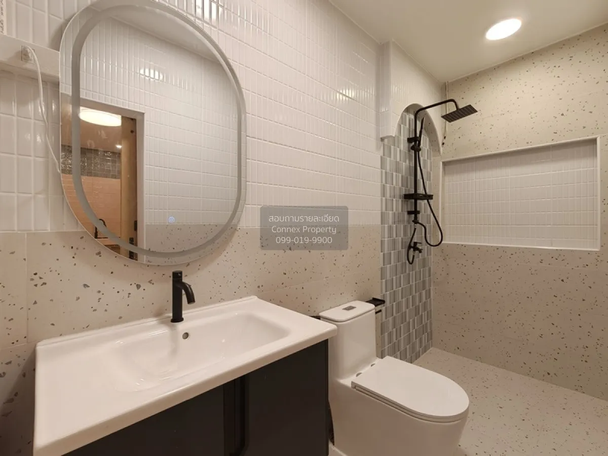 For Sale Townhouse/Townhome  , Tho Rung Soi Nawamin 111 , wide fr