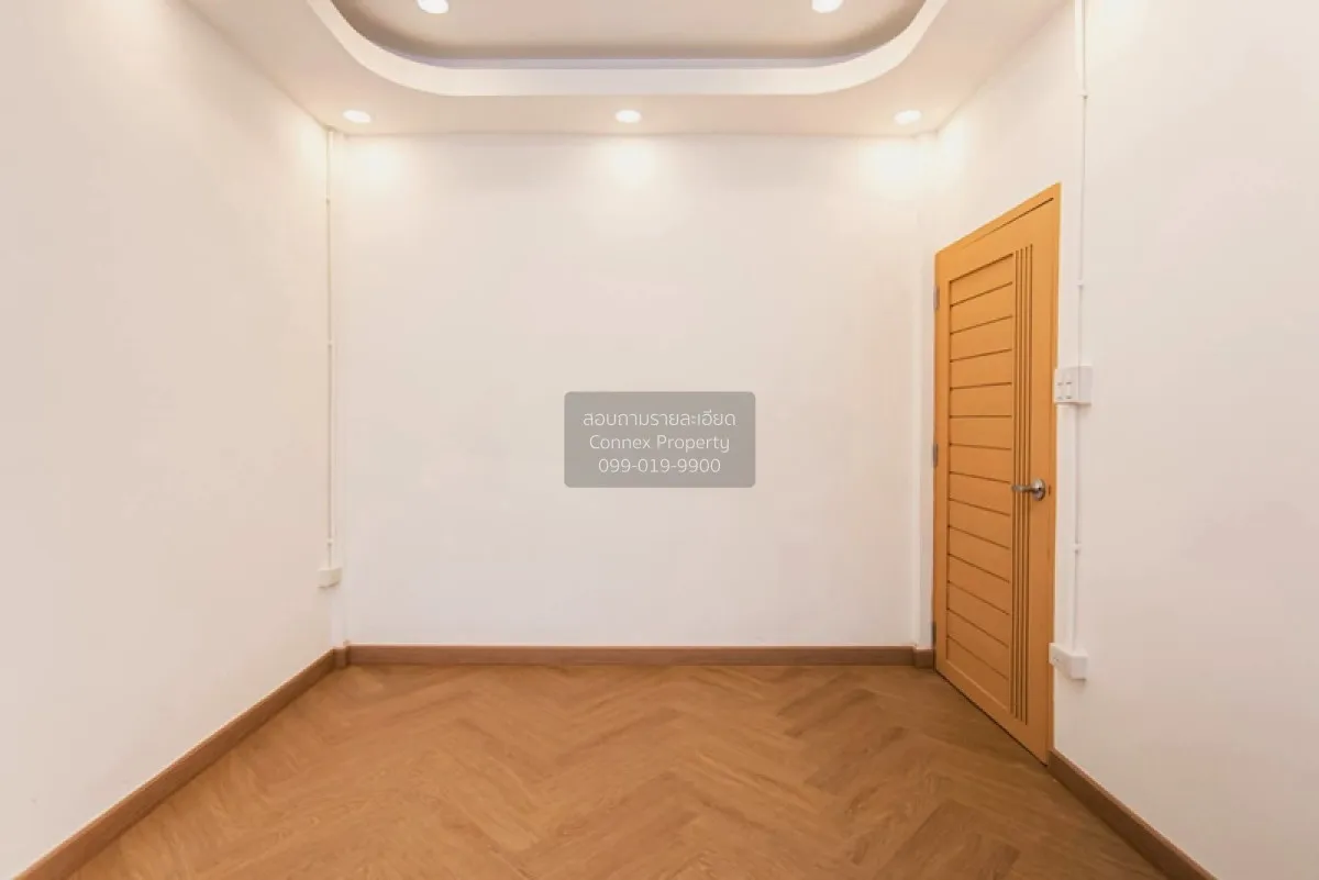 For Sale Townhouse/Townhome  , Tho Rung Soi Nawamin 111 , wide fr