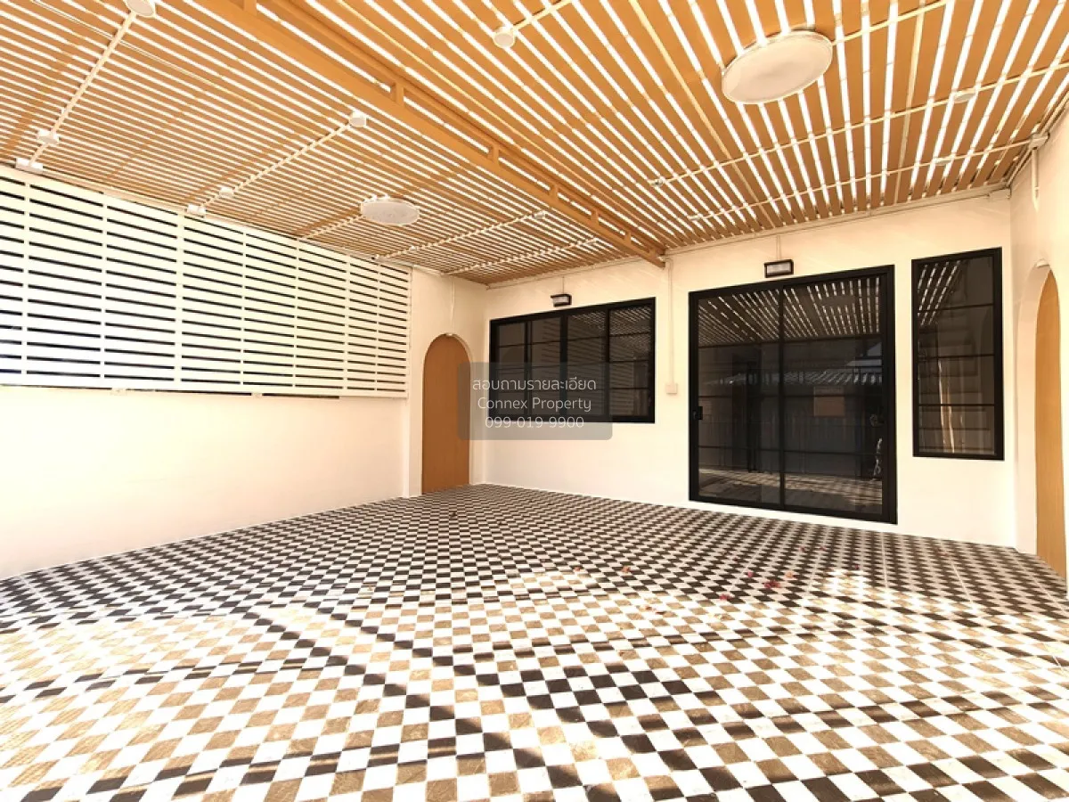 For Sale Townhouse/Townhome  , Tho Rung Soi Nawamin 111 , wide fr