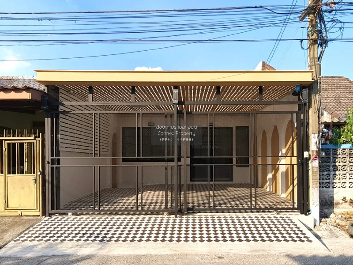 For Sale Townhouse/Townhome  , Tho Rung Soi Nawamin 111 , wide fr