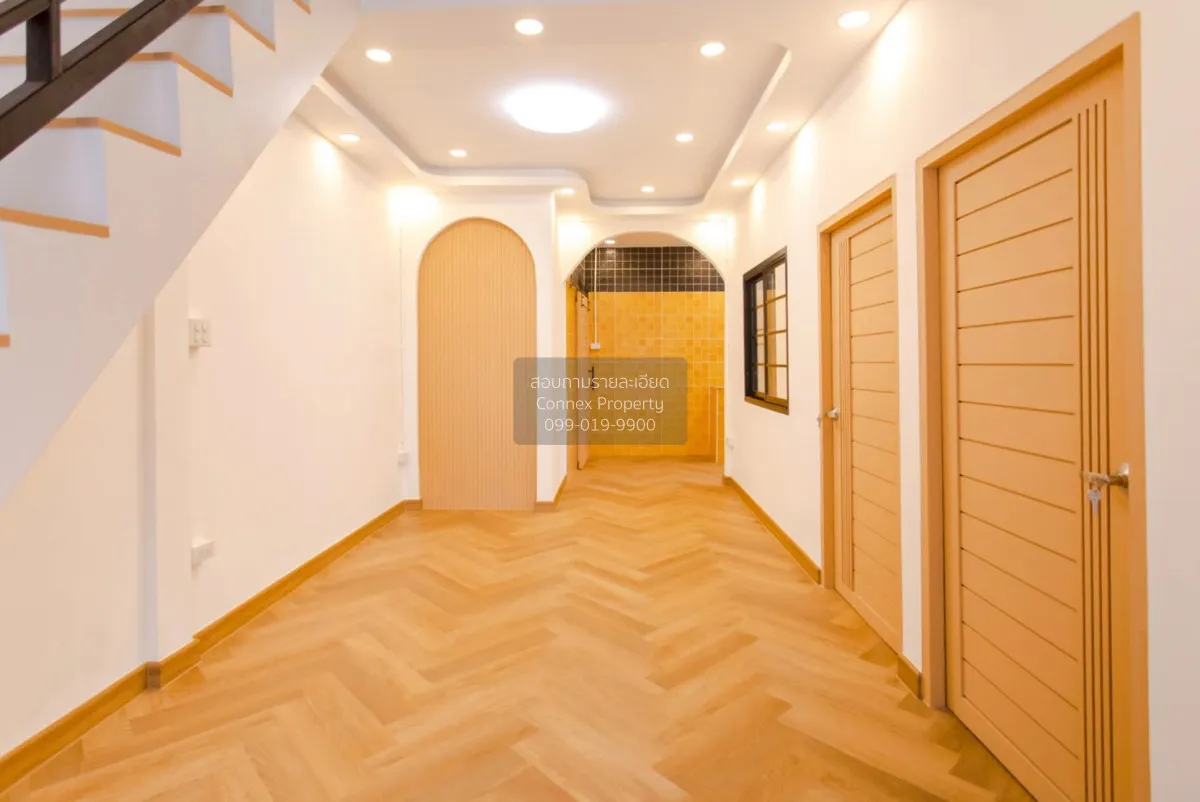 For Sale Townhouse/Townhome  , Tho Rung Soi Nawamin 111 , corner  4