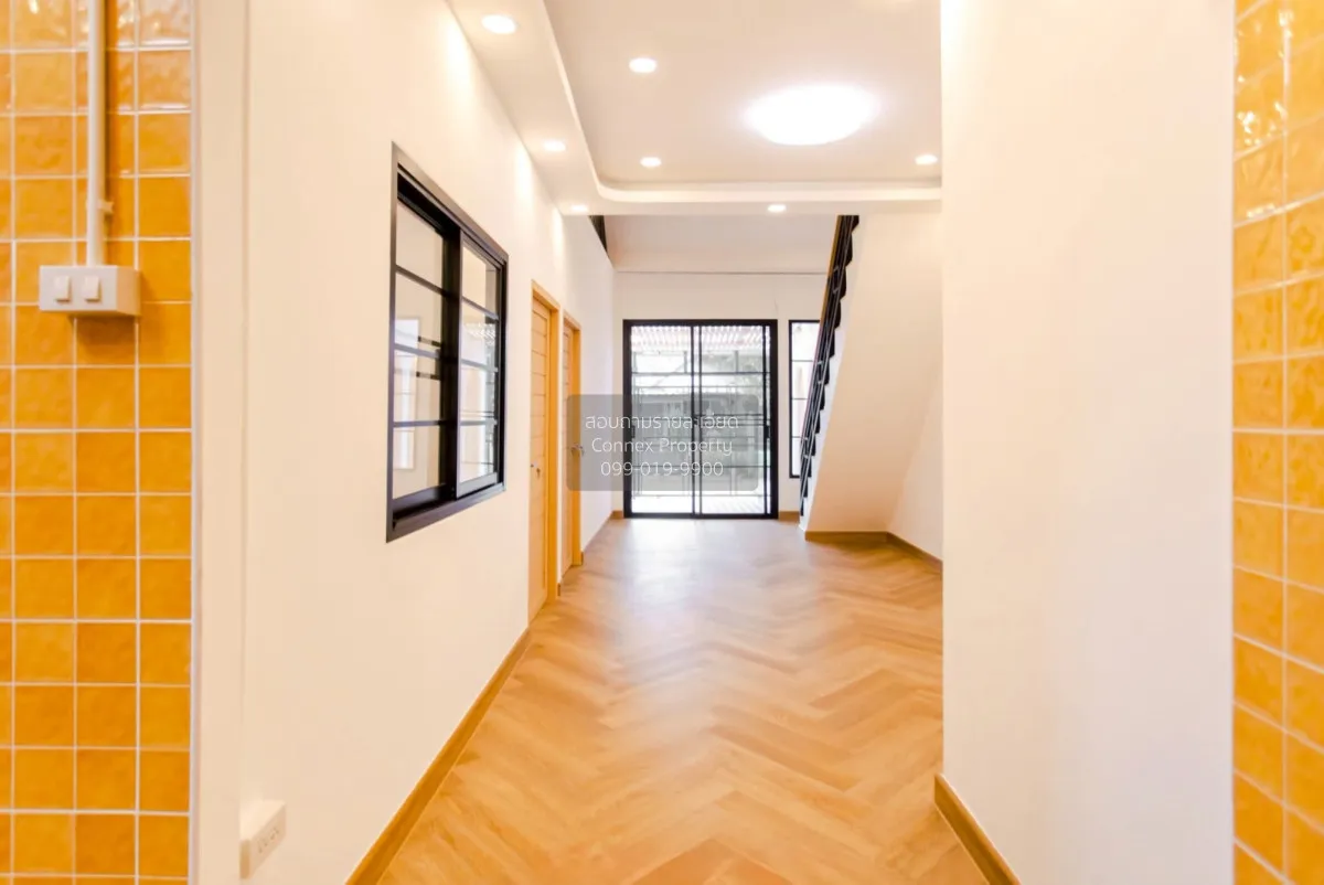 For Sale Townhouse/Townhome  , Tho Rung Soi Nawamin 111 , corner 