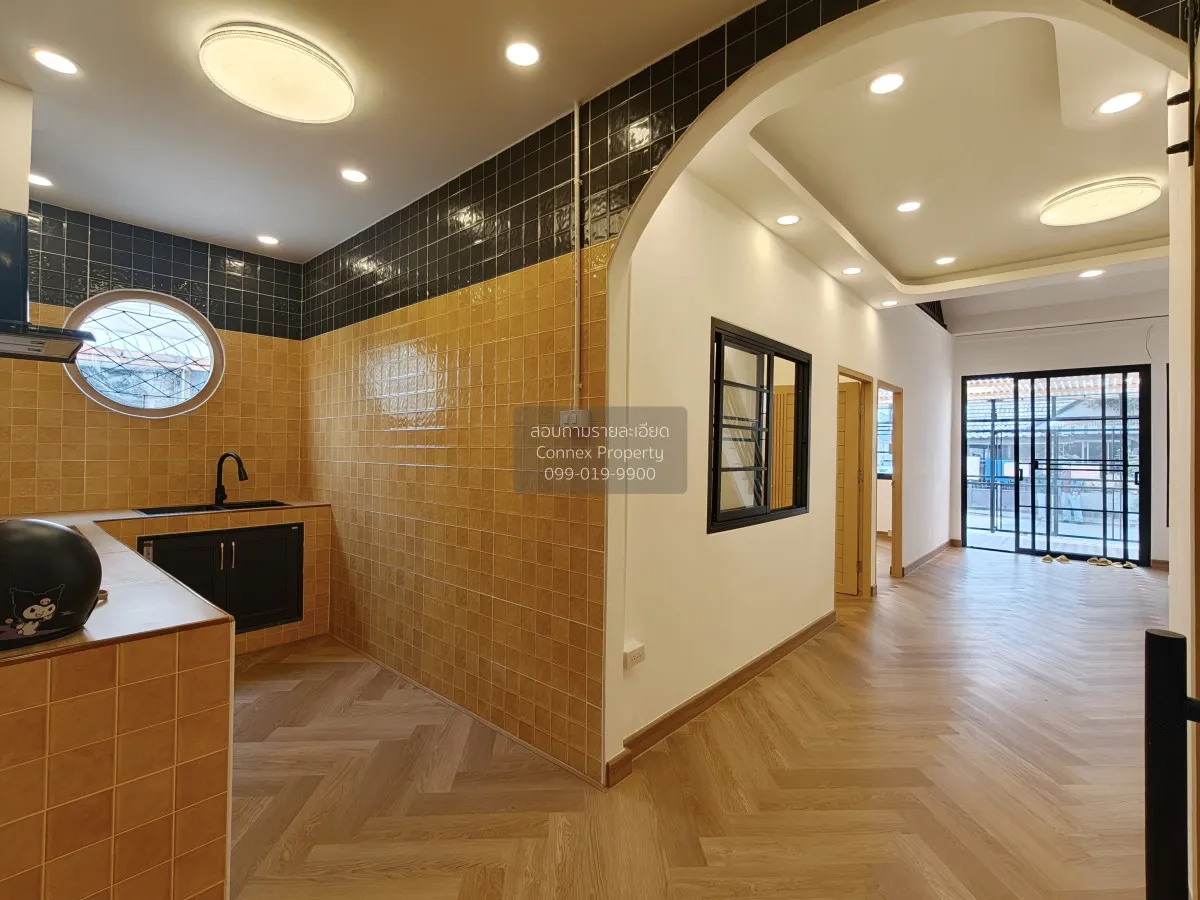 For Sale Townhouse/Townhome  , Tho Rung Soi Nawamin 111 , corner 